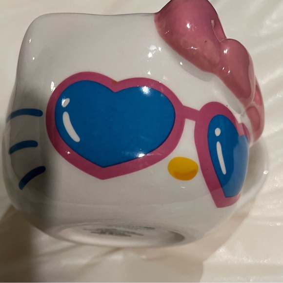 Hello kitty  heart eyes mug - Picture 3 of 3